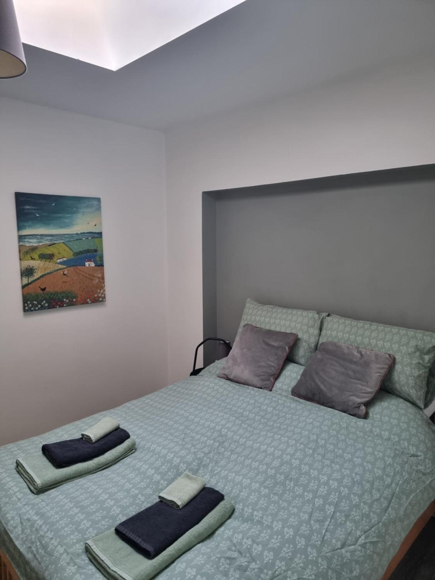 Spacious Curragh 2-Bed Apartment With Own Entrance Brownstown Buitenkant foto