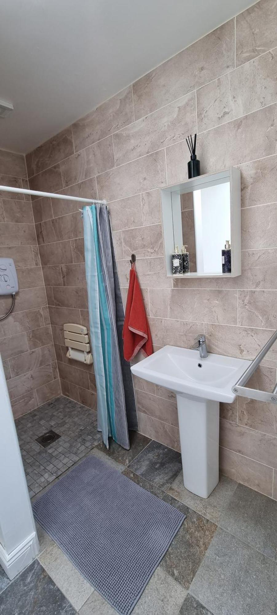 Spacious Curragh 2-Bed Apartment With Own Entrance Brownstown Buitenkant foto